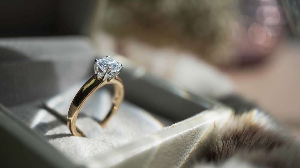 Tips for Buying an Engagement Ring Online