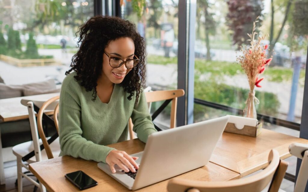 Comparison: YourAssistantLive.com vs. Other Virtual Assistants