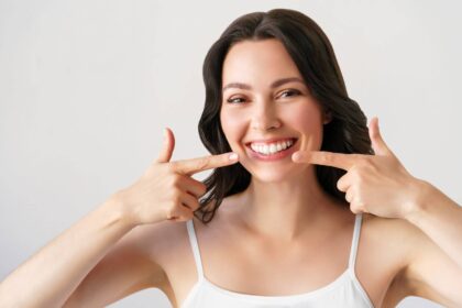 Exploring the Benefits of Teeth Whitening Treatments