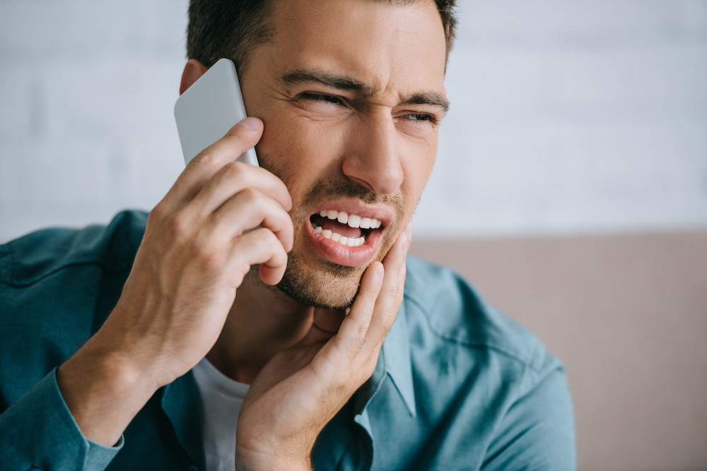 When To Call an Emergency Dentist for Tooth Pain